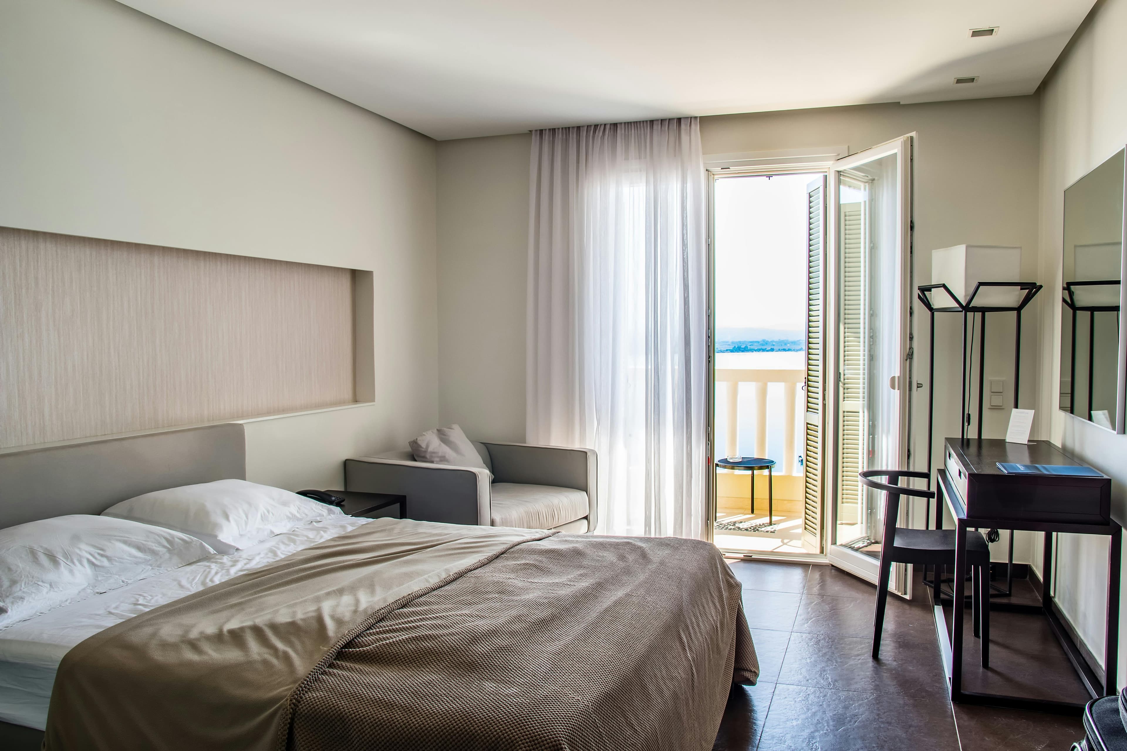 Skyline Heights Student Accommodation - 3 bedroom, 2 bathroom furnished student accommodation in Hyderabad. Monthly rent ₹18,000. Features 24/7 security, meal plans, and verified property status.